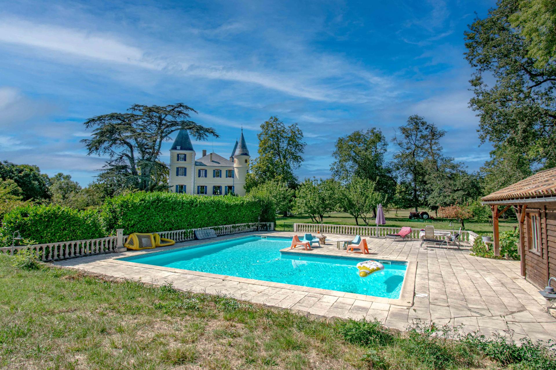 Pour siteA vendre SUD de TOULOUSE Château 436 m2